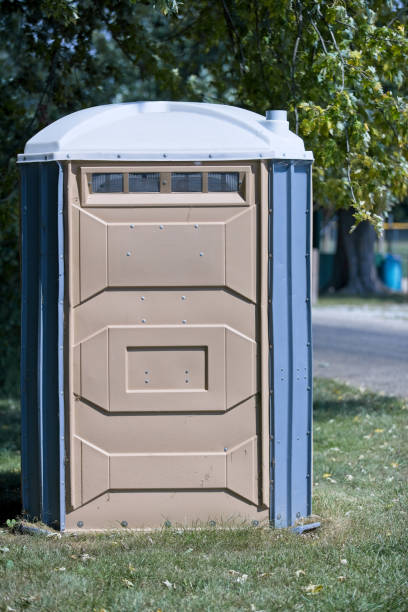 Portable Toilet Options We Offer in Lely, FL